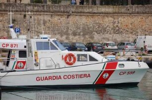 Insel Sardinien - Küstenschutzboot : Küstenschutzboot im Stadthafen von Alghero, Westküste, 2006