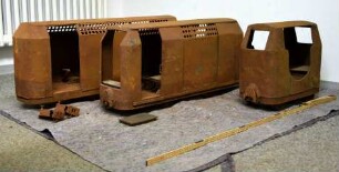 Drei Modelle von Personenwagen der Essener Bergbautransportwagenfabrik Alfons Bücking.