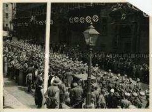 Wehrmachts-Aufmarsch in Nürnberg während des Reichsparteitages 1936
