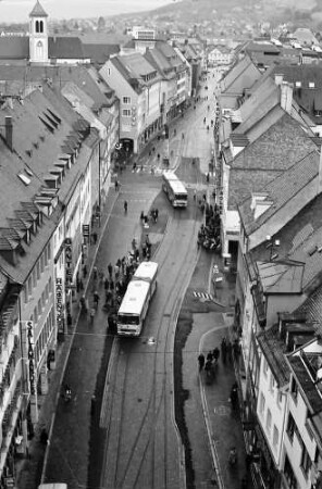 Freiburg: Blick vom Martinstor auf Kaiser-Joseph-Straße nach Umbau Fußgängerzone
