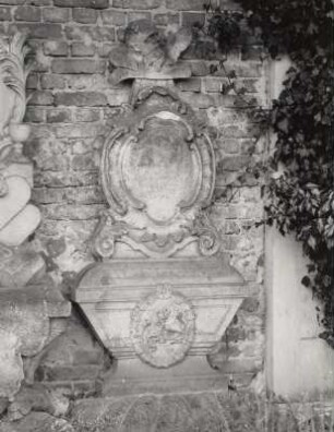 Grabmal für den Oberförster Johann Georg Bruhm