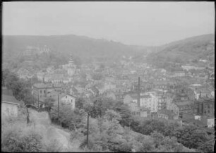 Greiz, Stadtansicht : Greiz. Stadtansicht mit Stadtkirche und Oberem Schloss vom Hainberg von Südosten gesehen