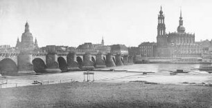 Dresden mit alter Augustusbrücke von der Neustädter Seite aus