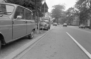 Parksituation in der Moltkestraße zwischen Blücher- und Weberstraße