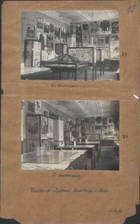 Ein Ausstellungssaal in der Weltkriegs-Bücherei-Ausstellung in Berlin