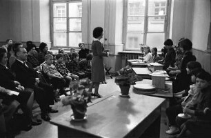 Eröffnung eines Sonderkindergartens für hör- und sprachgeschädigte Kinder in der Leopoldschule.