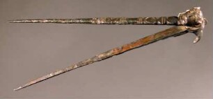Zirkel mit Maske an Achse