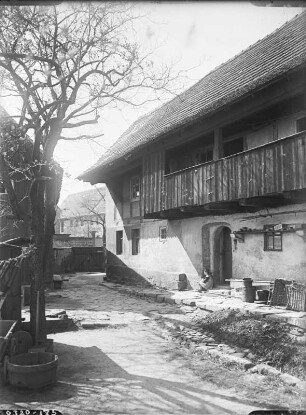 Gehöft mit Laubengang
