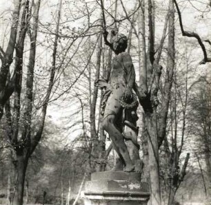Altdöbern. Schloß Altdöbern. Schloßpark, Wasserparterre. Hygieia. Sandstein (um 1750/55). Knöffler, Gottfried (1715/1779)