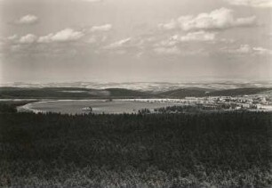 Osterzgebirge. Der Galgenteich vom Kahleberg aus und Altenberg