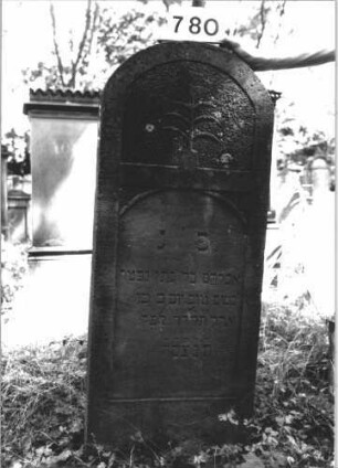 Grabstein 780