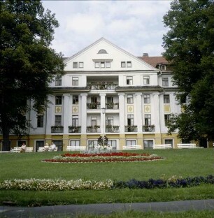 Ehemaliges Schloß derer von Fischern & Hotel Kaiserhof