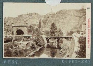 Der Plauensche Grund mit der Weißeritz und dem Eisenbahntunnel in Richtung Nordosten unter dem Hohen Stein