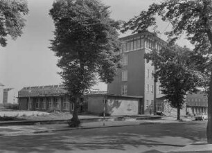 Klub der Bauarbeiter : Bautzen. Klub der Bauarbeiter, Paulistraße 1. Straßenansicht
