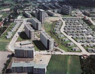 Luftaufnahme, Blick von Süden auf die Siedlung im südlichen Bereich der Heerstraße im Gebiet der Sandstraße und Meydenbauerweg. Berlin-Wilhelmstadt, Heerstraße