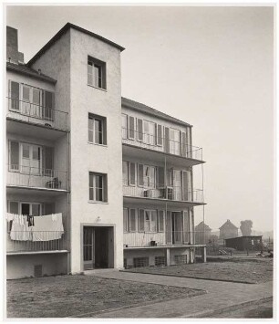 BBC (Brown, Boveri & Cie), Mannheim-Käfertal Wohnblock: Eingang Balkonseite