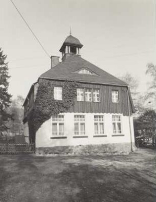 Rehefeld-Zaunhaus, Kindergarten, ehemalige Schule und Gemeindeverwaltung, Straßennsicht