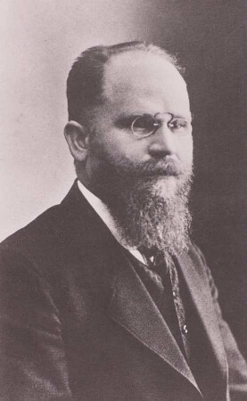 Bildnis des Politikers und Redakteurs Edmund Fischer (gelernter Holzbildhauer), 1898-1906 Mitglied des Reichstages, seit 1905 Gemeinderatsmitglied in Briesnitz bei Dresden, SPD