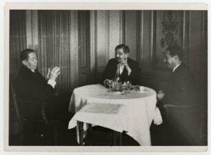 Nikolaus Titulescu und Pierre Laval beim Lunch im Genfer Hotel des Bergues. links: Nikolaus Titulescu, Mitte: Pierre Laval