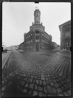 Meuselwitz, Rathausstraße 1. Rathaus (1874). Eckansicht