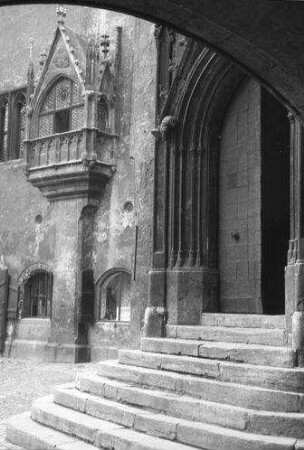 Regensburg: Portal und Erker