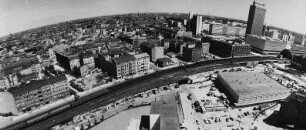 Berlin-Mitte. Stadtansicht mit Markthalle (im Bau), Centrum-Warenhaus, Interhotel "Stadt Berlin" und S-Bahnhof Alexanderplatz
