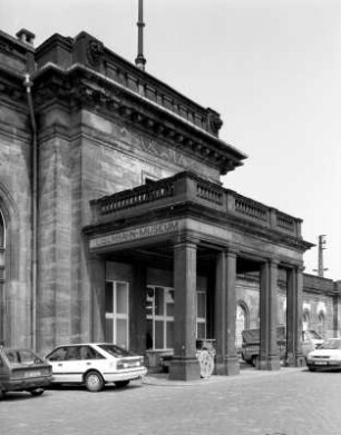 Bahnhof Dresden-Neustadt. Empfangsgebäude, Königseingang : Dresden-Neustadt, Schlesischer Platz 1. Bahnhof Dresden-Neustadt. Empfangsgebäude, Königseingang