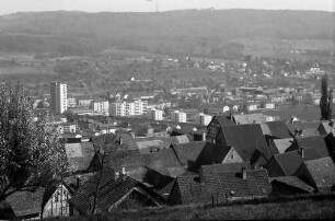 Lörrach, Tüllingen: Von Tüllingen (alte Dächer) auf Stetten und Grenze