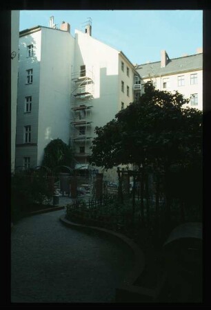 Diapositiv: Adalbertstr. 80, Waldemarstr. 44, Oktober 1991