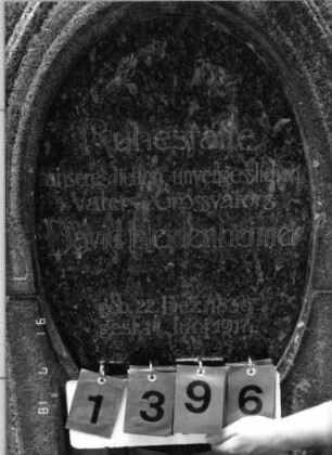 Grabstein 1396 [Hahn S. 91 Grab-Nr. 1953]: Grabstein 1396 (Detailaufnahme) [Hahn S. 91 Grab-Nr. 1953]