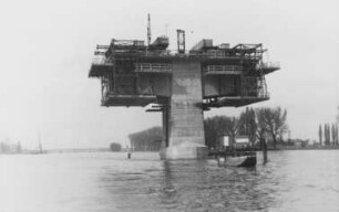 Wiederaufbau der Straßenbrücke Worms/Rhein