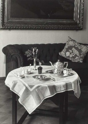 Tischdecke : Teetisch im Wohnzimmer der Fotografin