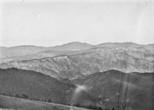 Berglandschaft : Blick über ein Gebirge