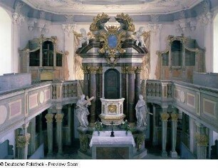 Schloßkapelle Tiefenau mit Kanzelaltar und Silbermann-Orgel op. 27