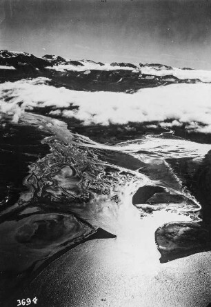 Matotschkin Schar : Luftaufnahme der Meerenge Matotschkin Schar, welche die Nord- und Südinsel von Nowaja Semlja trennt.