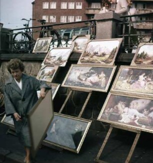 Hamburg. Altona. Flohmarkt. Bilderverkauf