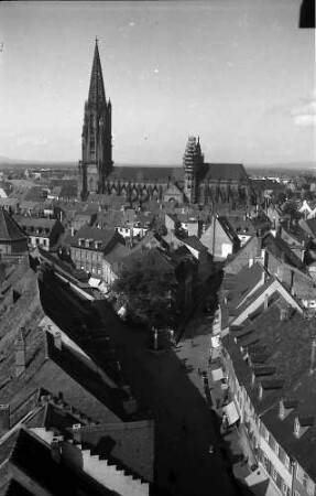 Freiburg i. Br.: Blick vom Schwabentor auf Oberlinden