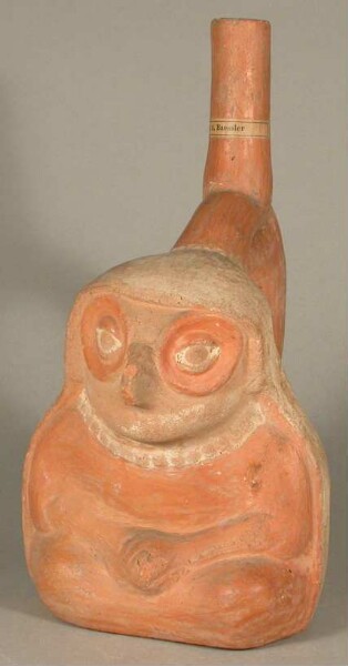 Figurine anthropo-zoomorphe assise (oiseau/hibou)