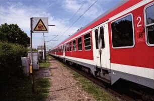 Bahnhof Kupfermühle mit Regionalbahn Richtung Bad Oldesloe