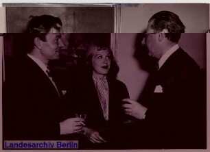 Film; James Mason und Hildegard Knef - Hauptdarsteller der "Berlin Story" mit ihrem Regisseur Carol Reed; Hotel am Zoo; Kurfürstendamm (Charlottenburg)