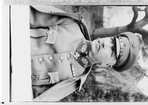 Generalmajor Heinrich von Maur, Portraitaufnahme in Uniform