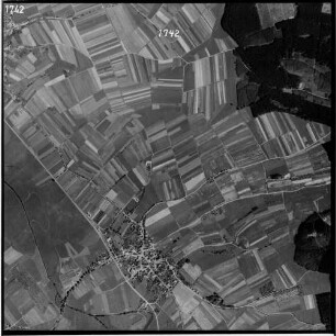 Bildflug 004, Streifen E21, Bildnummer 1742-1744