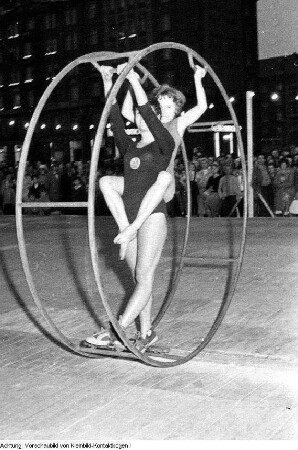 Sportveranstaltungen, Heidi Weigert, Ingrid Probst, Rollschuhläufer, Federball-Turnier, Motorrad-Geländefahrt, Wohnbezirkssportfest Dresden-Striesen, Weltmeisterschaft im Sport-Angeln, u.a., Mai 1961 - April 1962