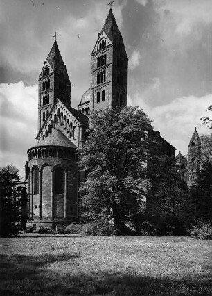 Speyer. Dom Sankt Maria und Sankt Stephan (1027 gegründet). Ansicht von Nordost