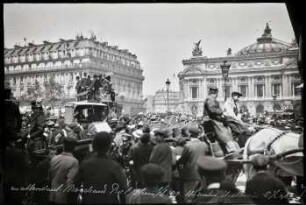 Paris. Place de l'Opéra. Ankunft Jean-Baptiste Marchand