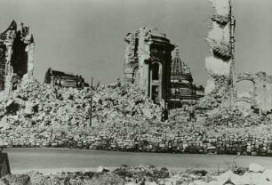 Dresden, Ruine der Frauenkirche, Ansicht von der Rampischen Straße