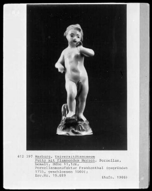 Putto mit flammendem Herzen
