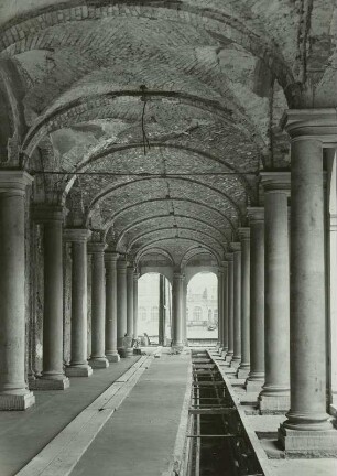 Dresden. Zwinger. Bogengalerie L. Innenraum während der Wiederaufbauarbeiten
