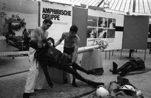 Wanderausstellung der Bundeswehr "Unsere Marine" auf dem Messplatz