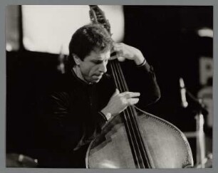 Giovanni Tommaso : Portrait des Bassisten Giovanii Tommaso beim 26. Jazz Jamboree Warschau 1984